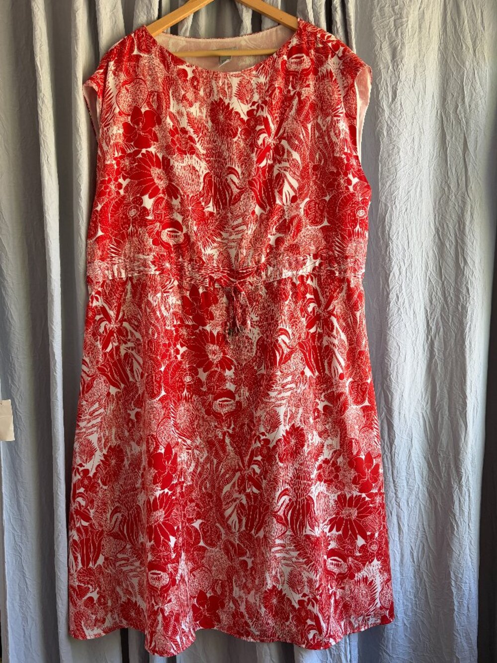 H&M Red White Tropical Botanical Print Midi Dress Drawstring Waist Plus Size 16